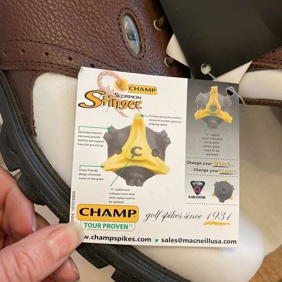 NEW BALANCE GOLF SHOES.  NEW.  SIZE 7 2E WIDE. - Picture 3 of 10